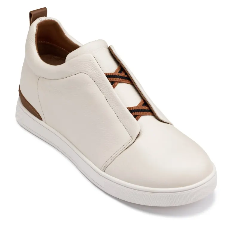 CALTO - J1933 - 2.6 Inches Taller (Off-White) - Slip-On Snoafers